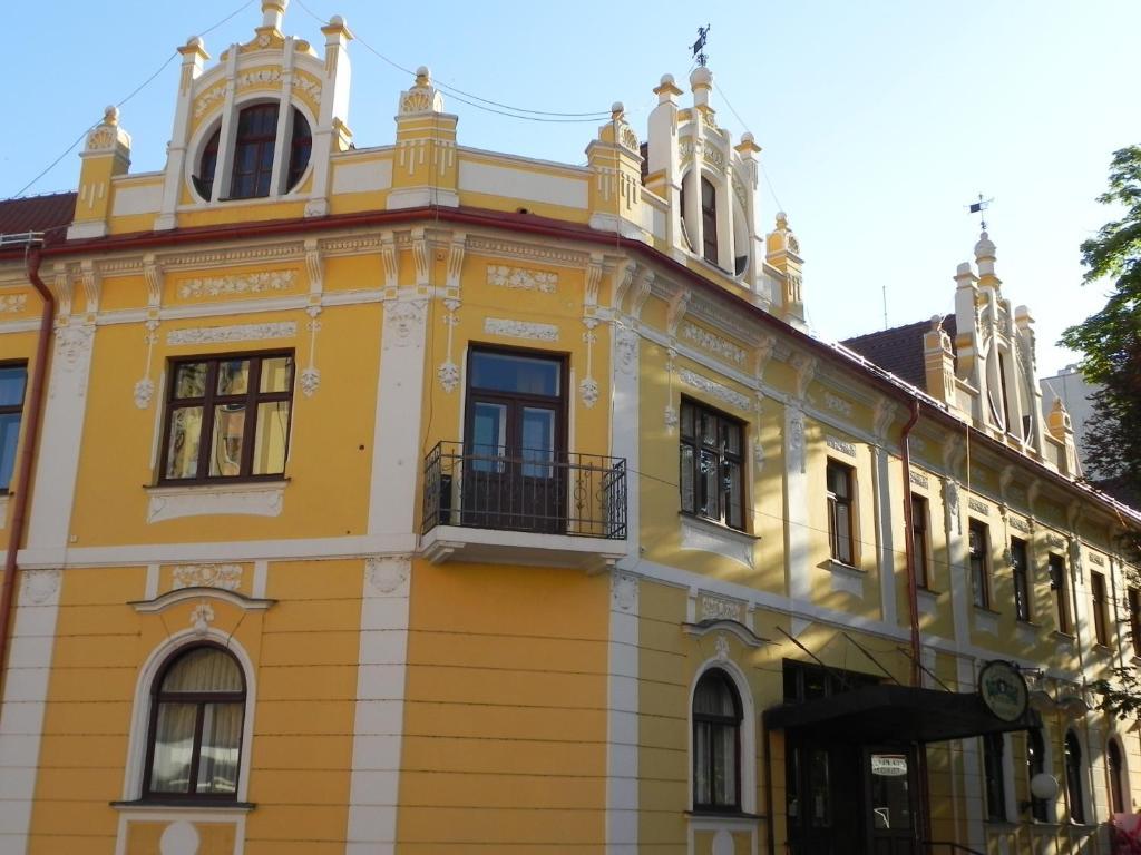 Hotel Zvezda Murska Sobota Exterior photo